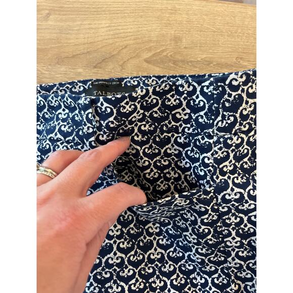 Talbots The Perfect Crop Pant Size 12 Blue White Print Straight Stretch Coastal - Picture 8 of 11